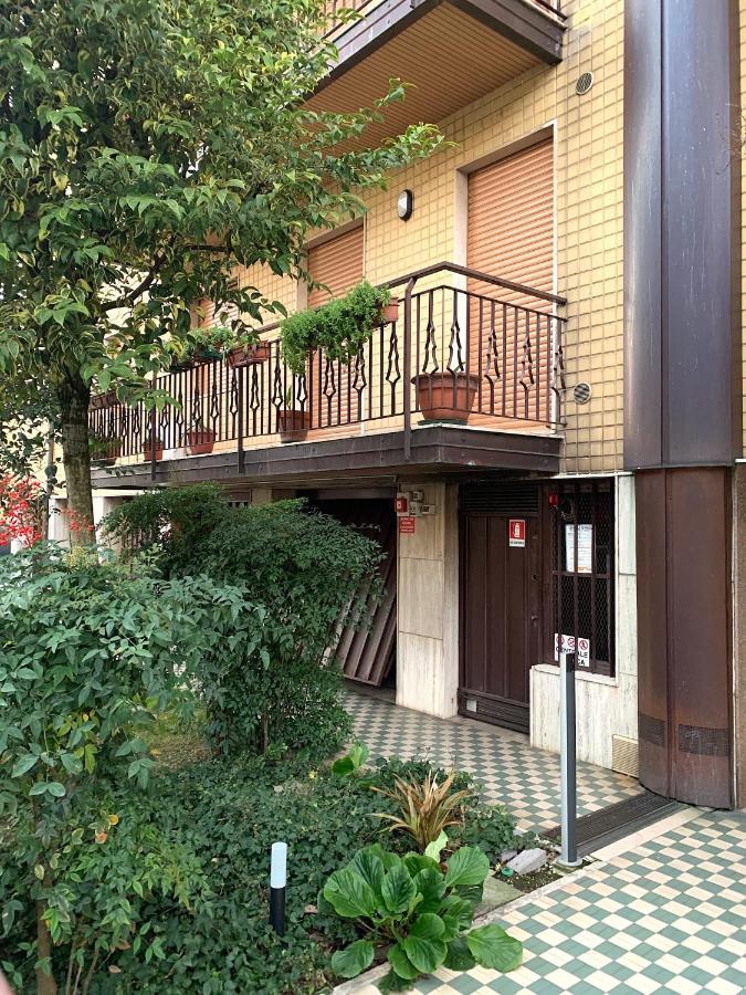 Holidays Apartment Toti To Fulfill Your Wishes Местре Екстер'єр фото